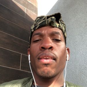 Sell’n dope items outta my closet I no longer need